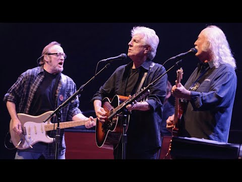 Crosby, Stills & Nash Performs “Carry On” Live (1994)