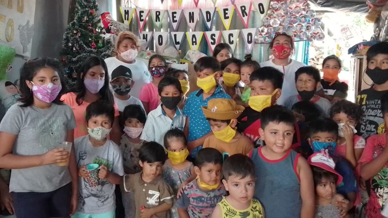 Entregó regalos por Navidad a los chicos que asisten al merendero