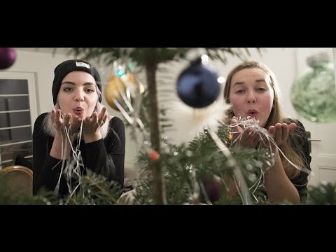 Video: Wie Man Einen Weihnachtsbaum Mit Lametta Schmückt