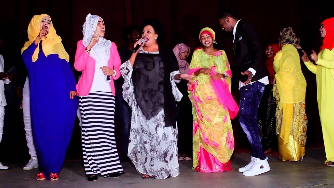 Pantiesdagi etuk ayollar Josie Maran porno