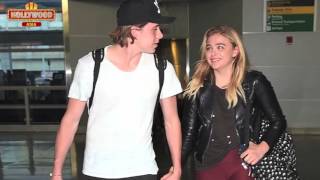Brooklyn Beckham Adorably Carries Girlifriend Chloe Moretz Hollywood Asia