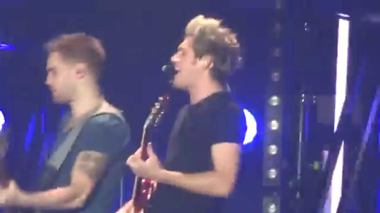 Little black dress One Direction live Sheffield 30/10/2015 YouTube