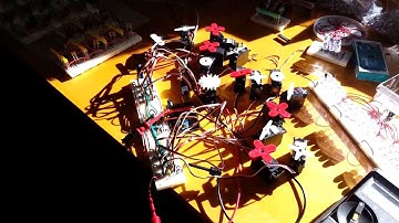 16 servos controlled by an Arduino Uno and a TLC5940 IC