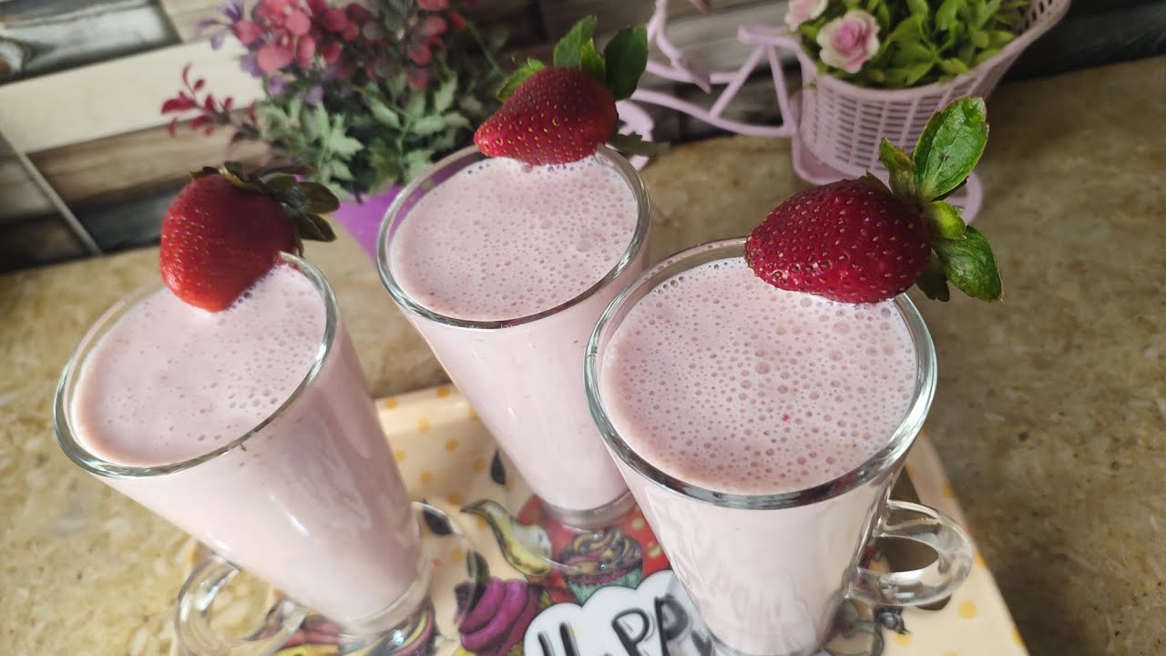 طريقة عمل الزبادوا بالفراولة في البيت بأسهل طريقة والطعم تحفة ومنعش جدا ❤️✨ 
