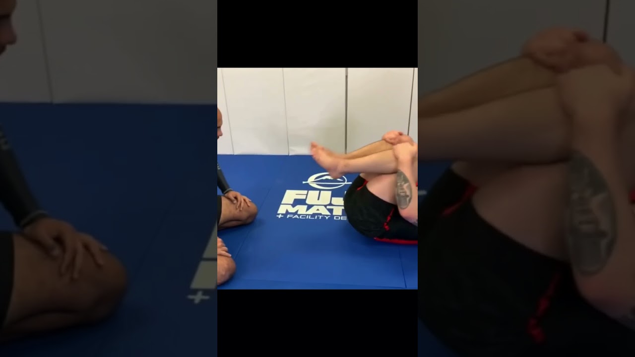 Concave Shoulders in Butterfly Guard by Gordon Ryan