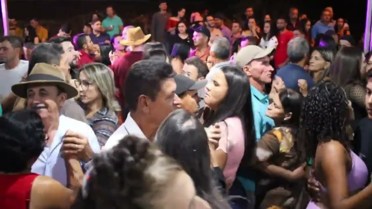 Vamos dança Forro #passossertanejos #Mamonas #roça #vidanaroça #minasgerais #vidareal  #mulherbonita
