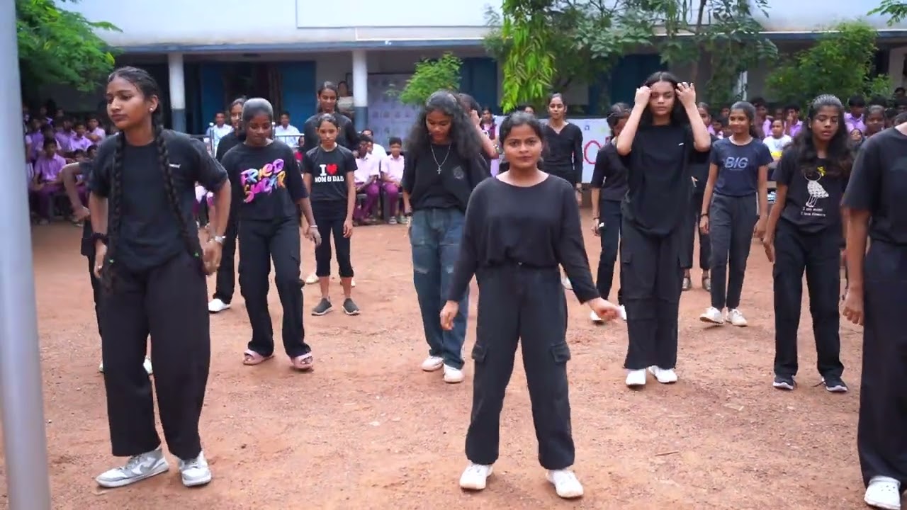 പിള്ളേര് പൊളിച്ചടുക്കി ......... NO TO DRUGS FLASH MOB