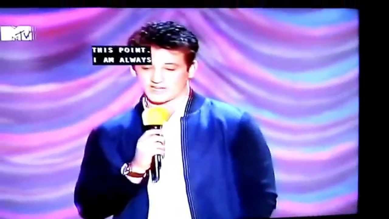 Shailene Woodley receiving an MTV Trailblazer award