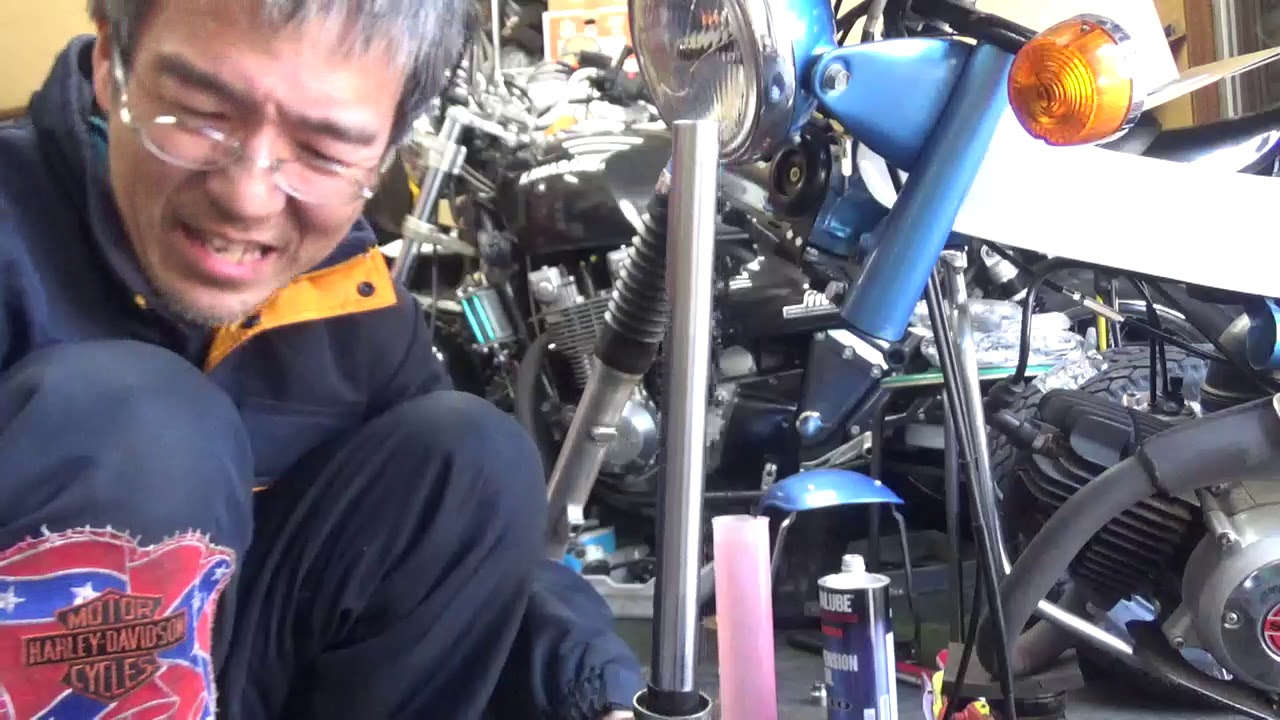 バイク屋の日常。バンバン50（RV50)のフロントフォークシールの交換