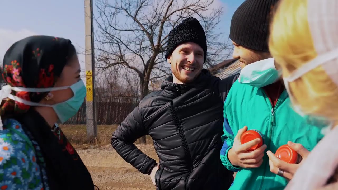 Virus in sat Mitica si Cornel