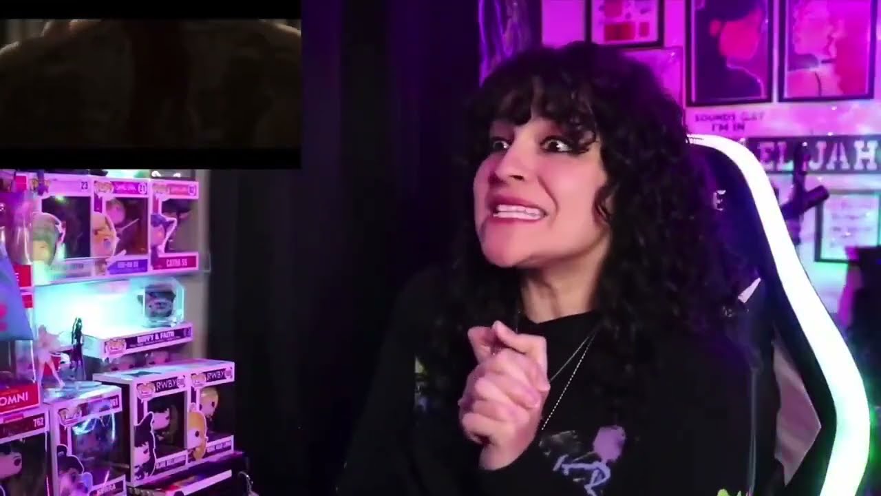 Elijah's priceless reaction to Caitlyn and Vi's romance scene 