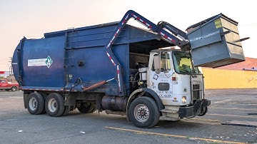 Autocar WX64 - Bridgeport Front Load Garbage Truck