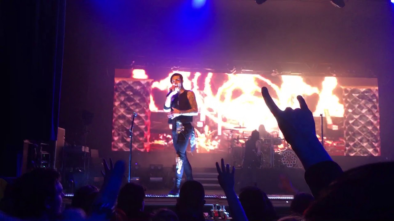 BLACK VEIL BRIDES PERFORMING WRETCHED AND DEVINE LIVE AT BIRMINGHAM 23