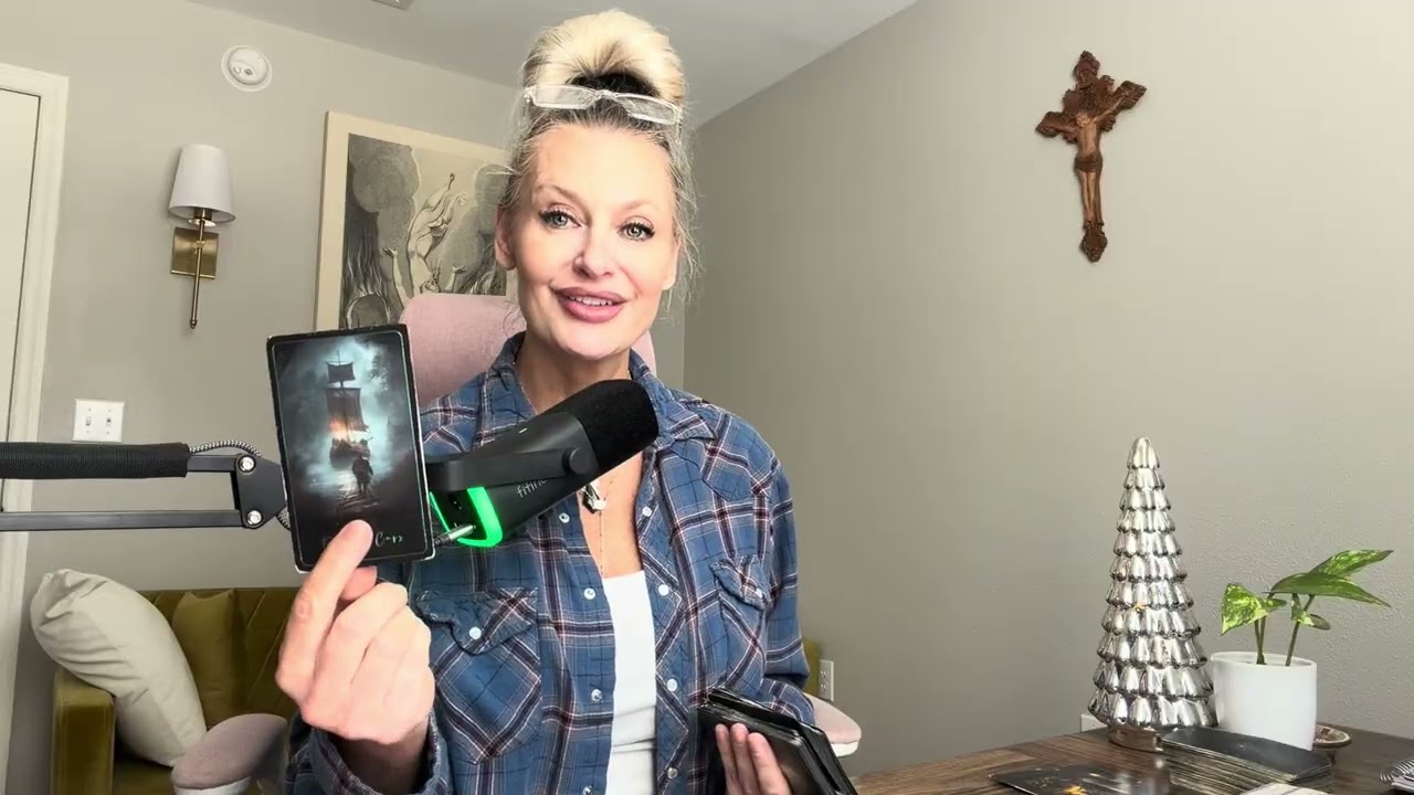 Этот тайный поклонник для вас не секрет. Грядёт большой прорыв! #таро #духовность #тайныйпоклонни...