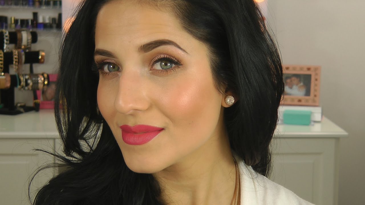 HOW TO Make Your Lips Look Fuller! - YouTube