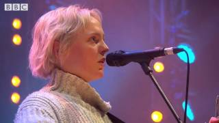 Video thumbnail of "Laura Marling - Rambling Man (6 Music Festival 2016)"