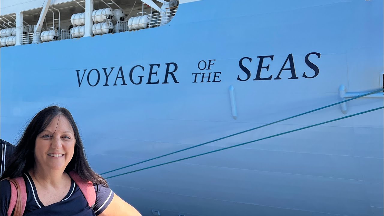 Voyager of the Seas Oceanview Cabin 2304