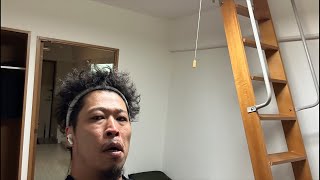 別居部屋から配信してます