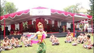 Pementasan Tari Kecak Oleh Siswa Siswi SMA N 1 Abiansemal Saat Acara Anniversary SMANAB 39'th
