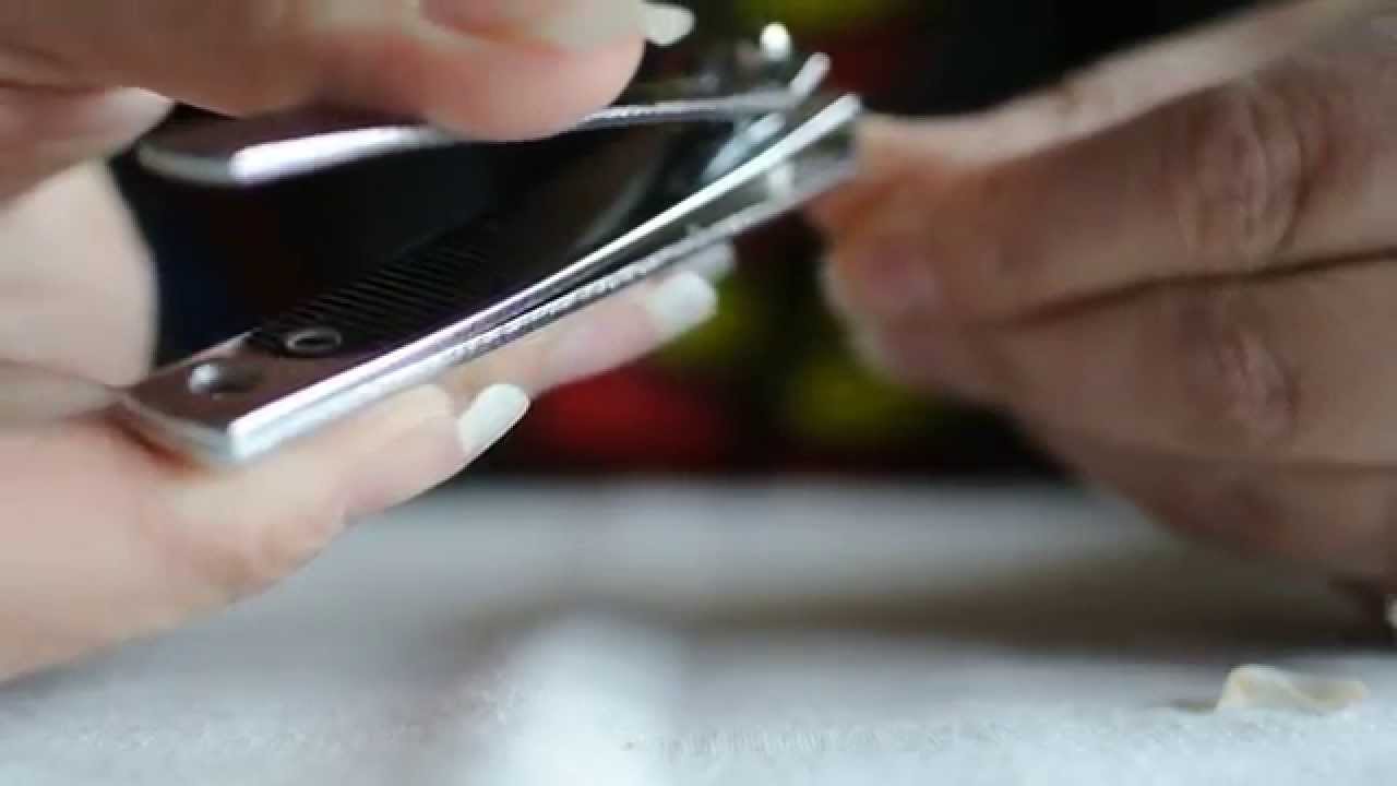 Binaural ASMR clipping my nails