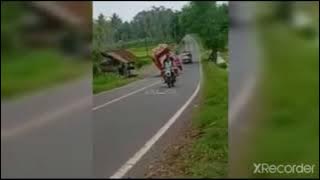 story wa truk umplung menolak punah