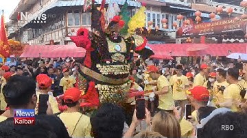 Bobon Santoso Dan Ribuan Warga Nobar Ritual Cuci Jalan