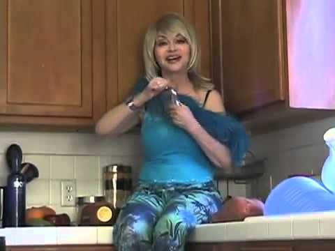 In the Kitchen with Slutvinka - Judy Tenuta