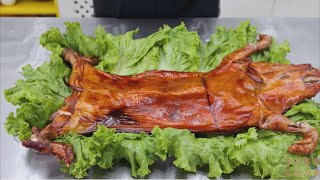 &quot;Roast suckling pig&quot; has crispy skin and tender meat. Chinese pork recipes from top masterchef.