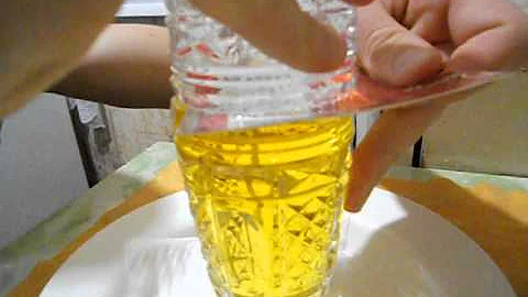 Эксперимент с водой и подсолнечным маслом
