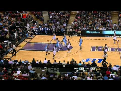 Tyreke Evans One-Handed Bounce Pass threads the needle