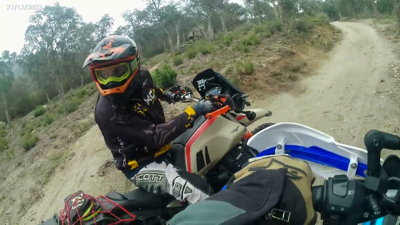 Motoguzzi v85tt Offroad, Motoguzzi y voge Rally 300 Buena Routa