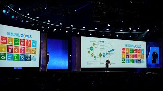 Lean into Sustainability with Nikolas Badminton, Futurist Keynote Speaker