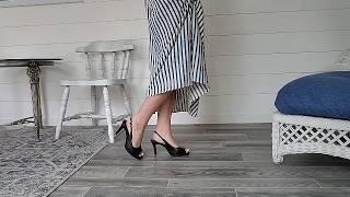 Comfortable and classy peeptoe pumps #ad