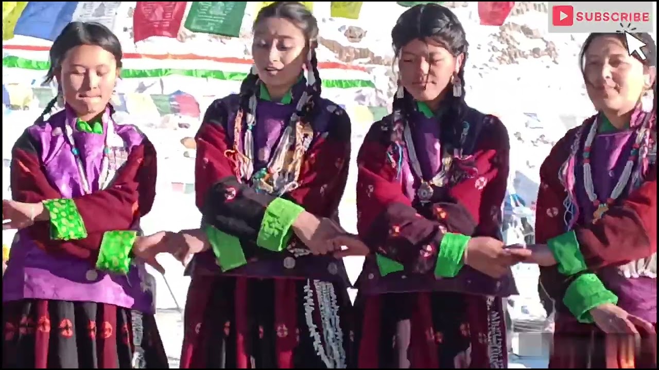ZANSKAR WINTER FESTIVAL CLOSING DAY . PERFORMANCE BY PIPITING GROUP AT MUSKI CHUMIC.