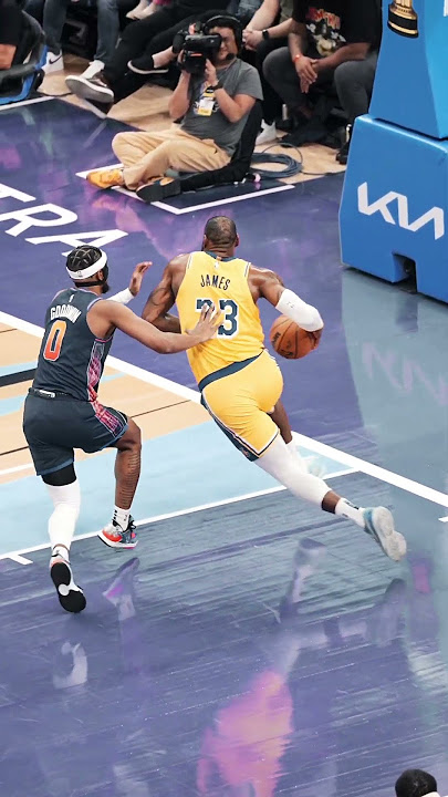 He took his Eyes off LeBron 😬