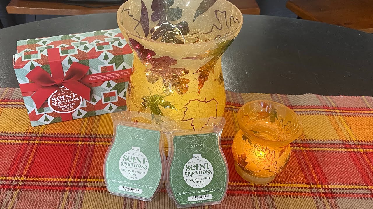 SCENTSY Saturday - Christmas Cottage Mint/Christmas Cottage Wreath ...