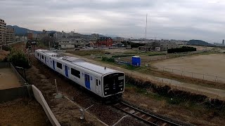 【踏切動画】２両の短い列車が通ります