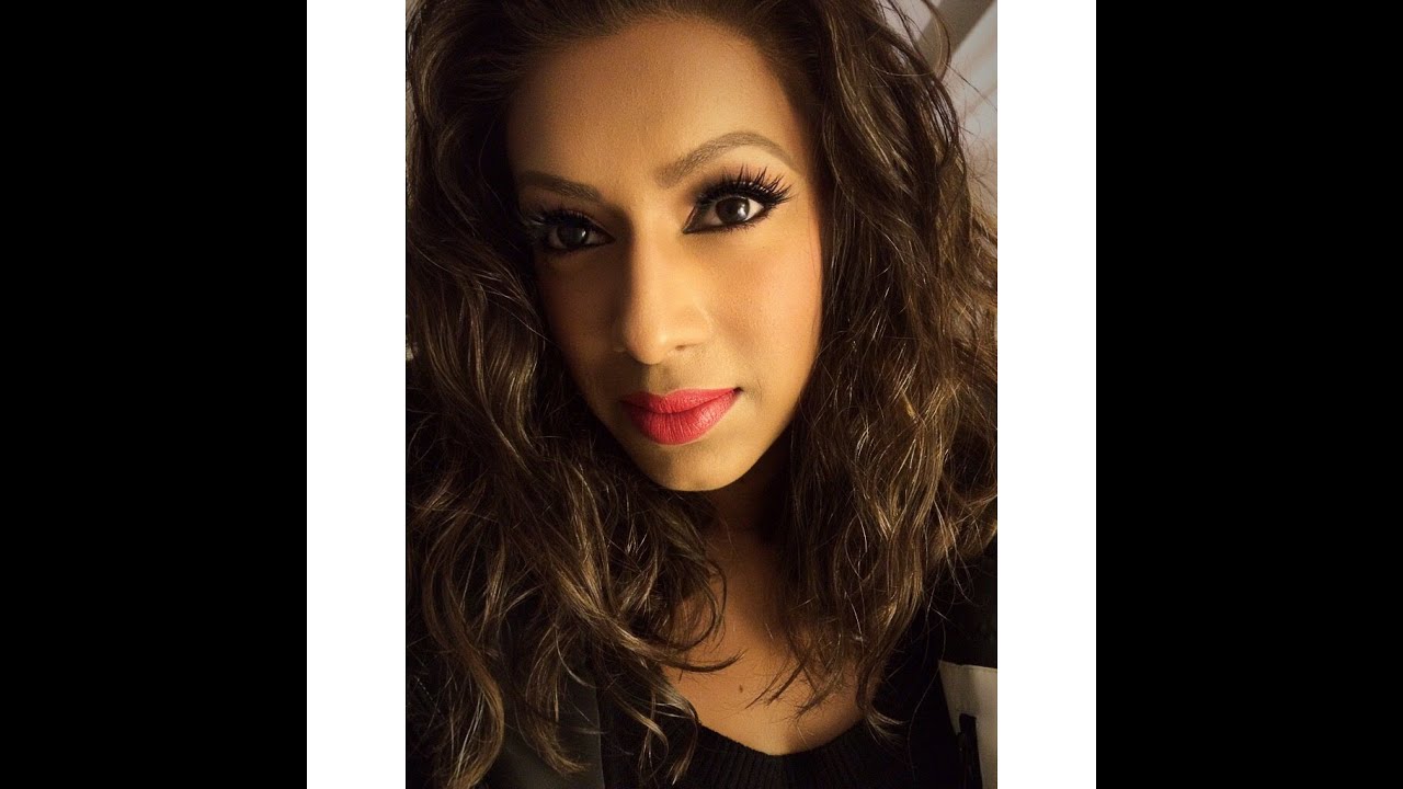 12 Days of Christmas Day 9 Sigma Foundation Brush vs. Beauty Blender