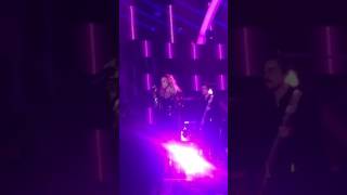 Miranda Lamber "Pink Sunglasses" 2017 CMT Music Awards