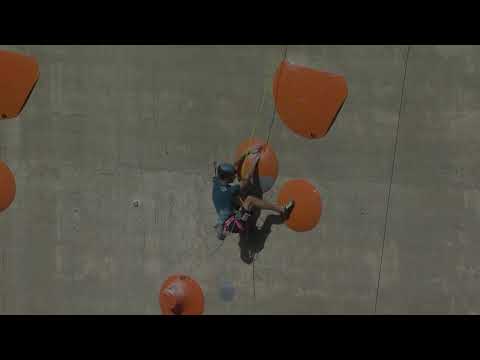 Alberto Ginés y Luka Potočar ganan la Red Bull Dual Ascent en la presa de Verzasca (Suiza)