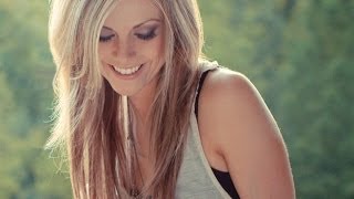 Lindsay Ell Trippin' On Us - Acoustic version