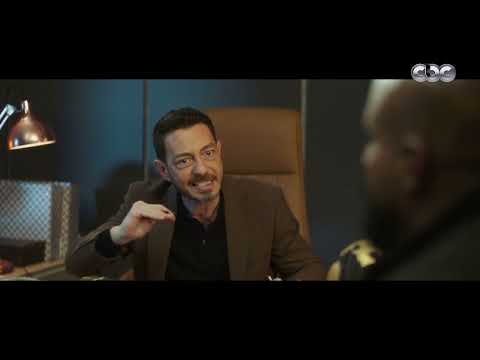 مسلسل محارب كان واقف بيترعش قدامه حسام الجيوشي مايعرفش أبوه في الفلوس والحساب 