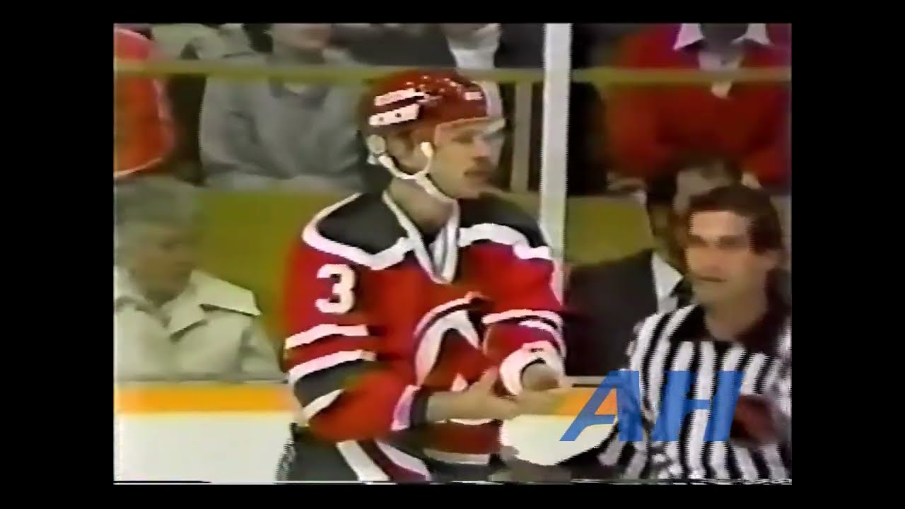 NHL Oct. 9, 1982 Russ Adam,TOR v Dave Hutchison,NJ Toronto Maple Leafs New Jersey Devils