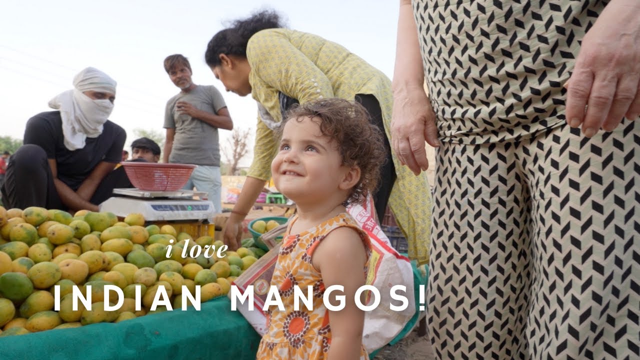 Visiting an Indian vegetable market for the first time - learning Indian food culture