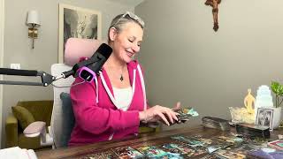 U have people in fear & despair bc UR a Healer & everyone can see it they were WARNED #tarot #healer