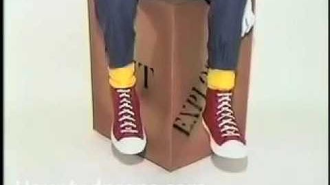 HAUNTEDPROPS.COM  WAVING CHUCKLES