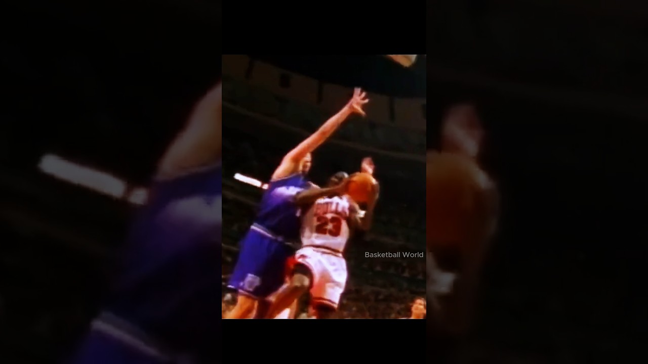 Michael Jordan Reverse Layup 👀🔥