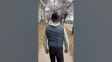 Вчера я увидел очень странную яблоню