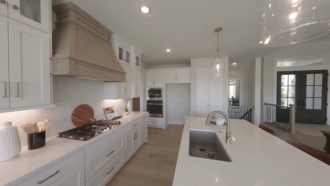 Inside the Timberland Reverse | Model Tour by New Mark Homes at Stonebridge South