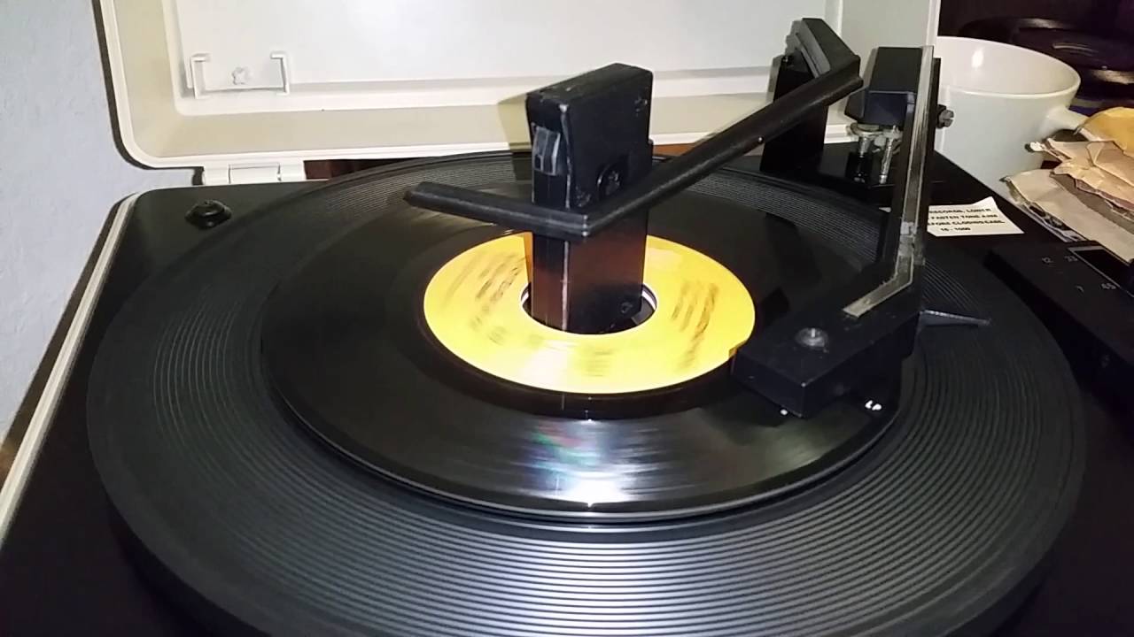 Emerson potable Record Player test. - YouTube